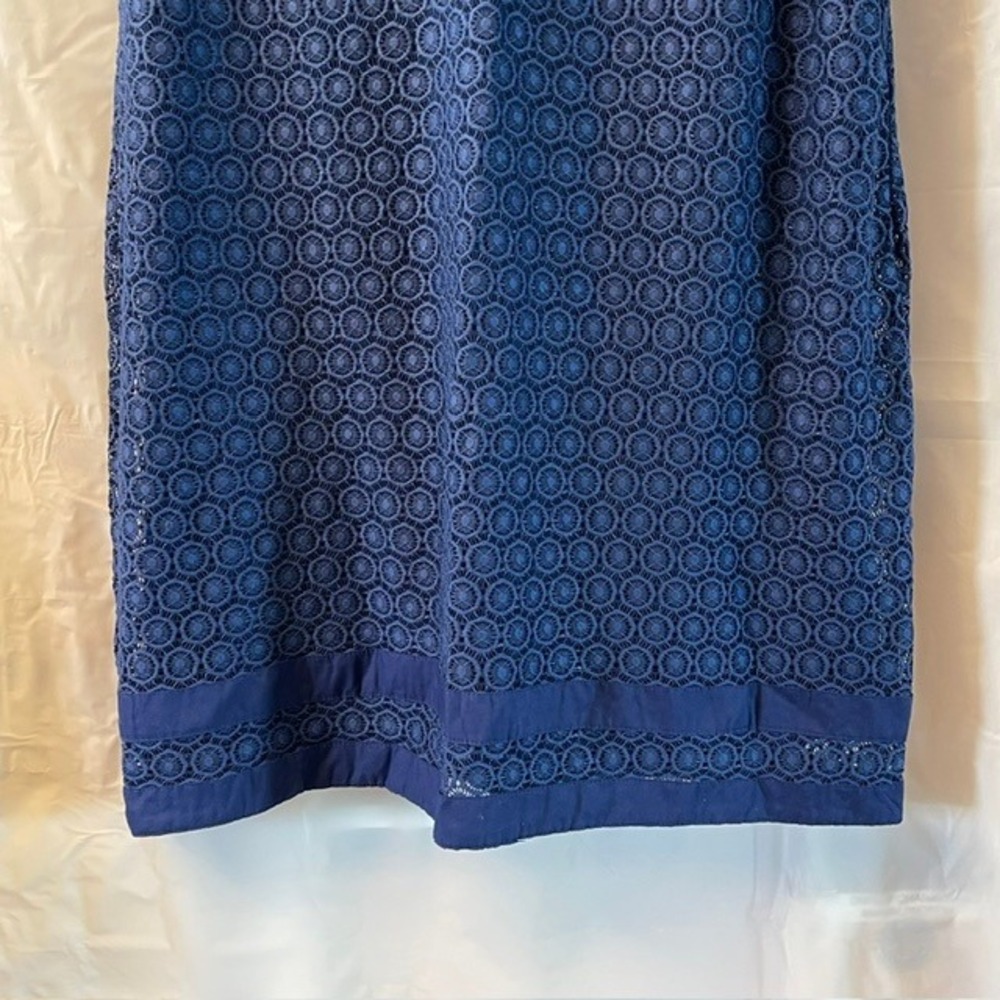 Isaac Mizrahi Live Navy Blue Eyelet Lace Split Neck Shift Dress Classic Mod Sz L - Picture 3 of 9